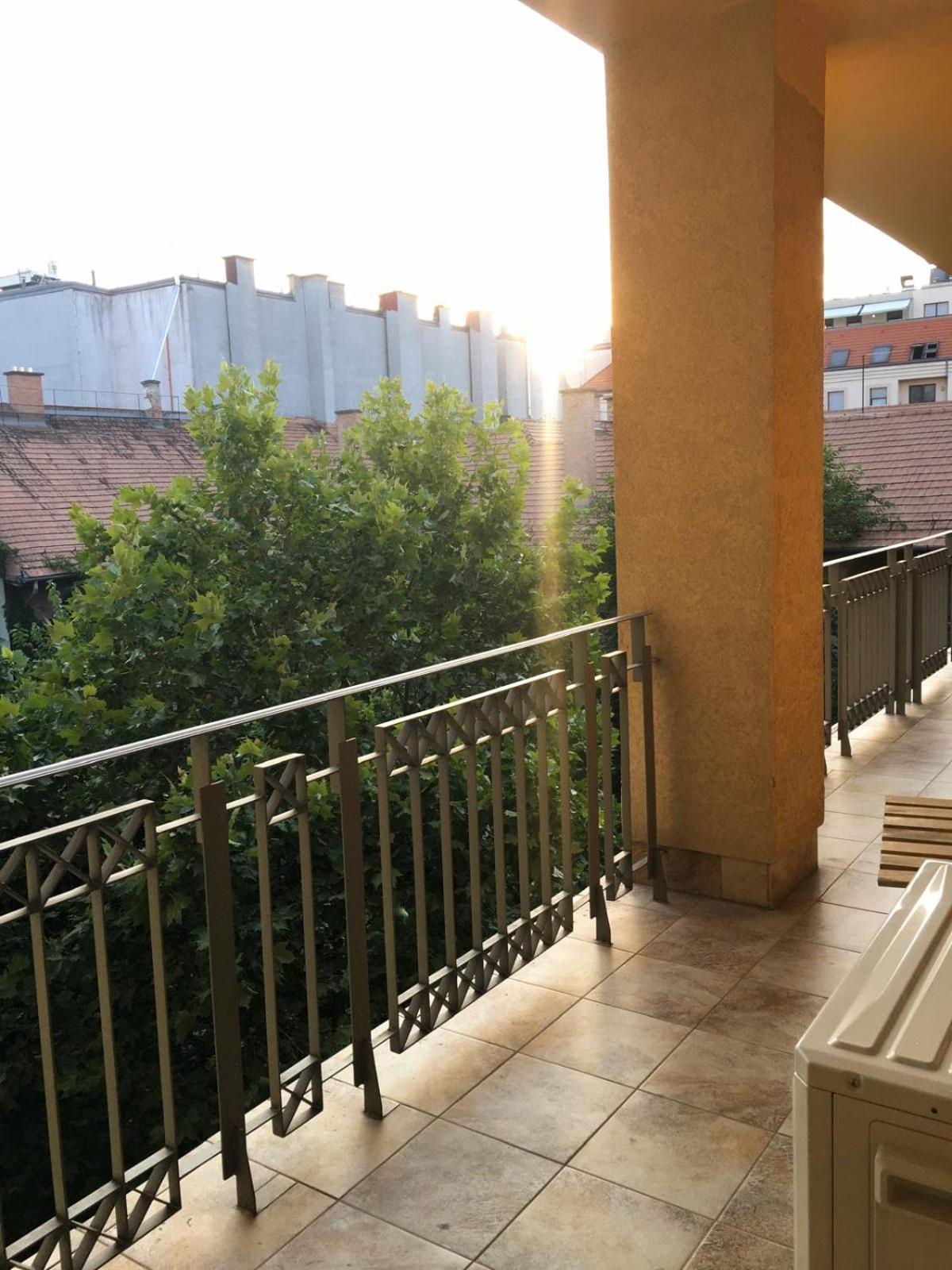Only4U Budapest-Soho Apartments Esterno foto